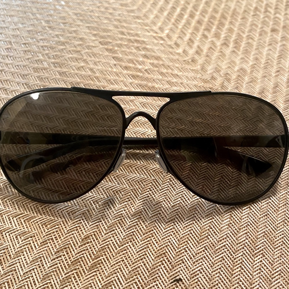 Women’s Oakley aviators